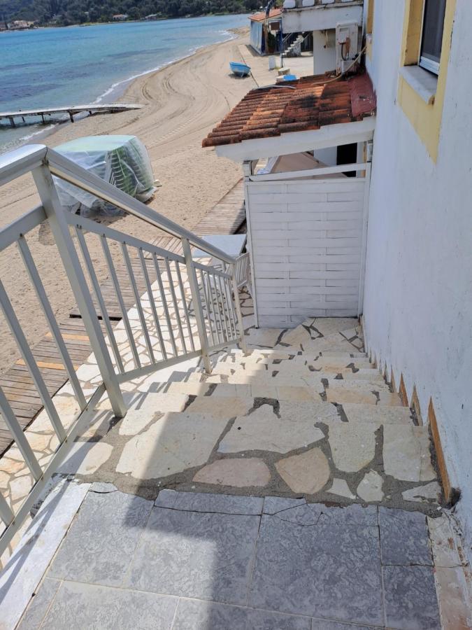 Seaside Studios Mesongi Bagian luar foto