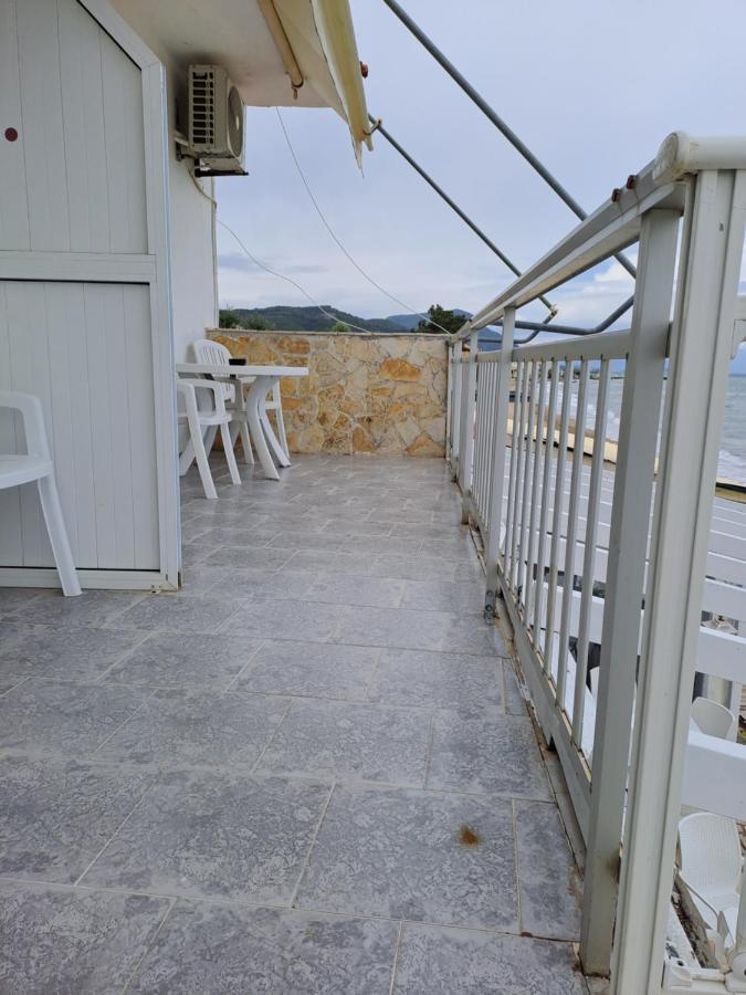 Seaside Studios Mesongi Bagian luar foto
